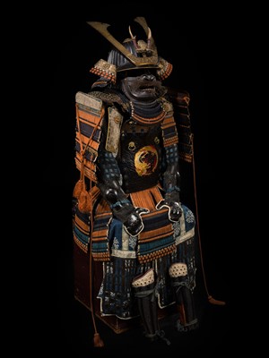 Lot 138 - A NIMAI-DO GUSOKU (TWO-PIECE CUIRASS ARMOR) WITH GOLD-LACQUERED DRAGON, WITH SUJIBACHI KABUTO AND FINE PEACOCK MAEDATE