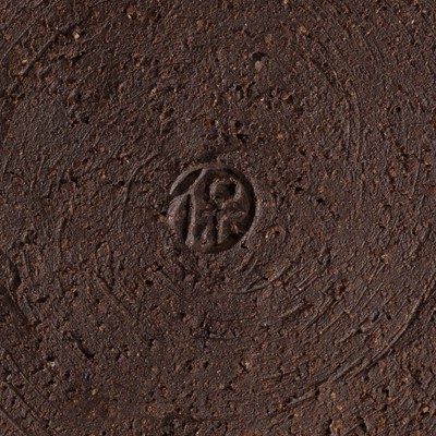 Lot 188 - SHIMIZU YASUTAKA: A HAGI WARE CERAMIC VASE