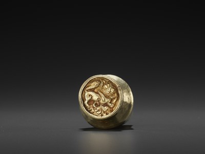 Lot 556 - AN EXTREMELY RARE CHAM GOLD BETEL NUT CONTAINER WITH REPOUSSÉ TIGER MARK, EX-COLLECTION BAO DAI