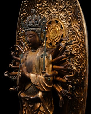 Lot 167 - A FINE GILT WOOD FIGURE OF SENJU KANNON (THOUSAND-ARMED KANNON), EDO PERIOD