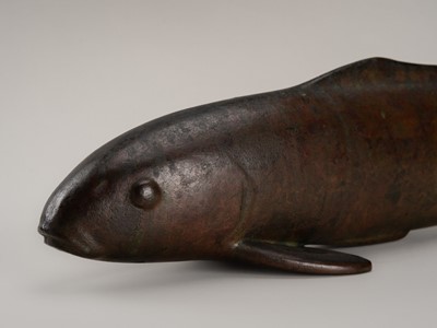 Lot 5 - HORIE NAOSHI: A LARGE BRONZE FIGURE OF A CARP