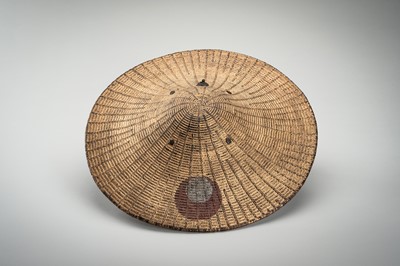 Lot 88 - A RARE LACQUERED BAMBOO JINGASA (WAR HAT)