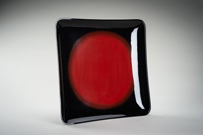 Lot 144 - AN ELEGANT ‘SUNRISE’ LACQUER TRAY
