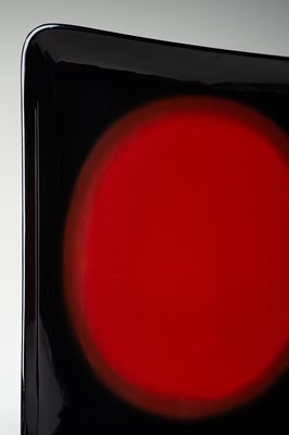 Lot 144 - AN ELEGANT ‘SUNRISE’ LACQUER TRAY