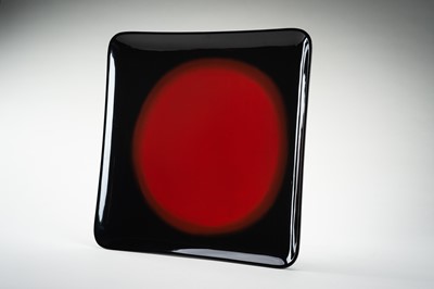 Lot 144 - AN ELEGANT ‘SUNRISE’ LACQUER TRAY