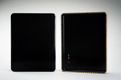 Lot 138 - SHOSAI: A FINE CHINKINBORI ‘1000 CRANES’ LACQUER BOX AND COVER