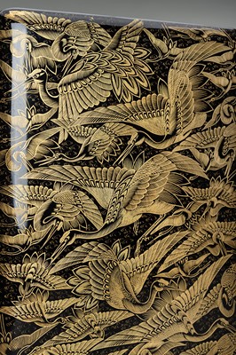 Lot 138 - SHOSAI: A FINE CHINKINBORI ‘1000 CRANES’ LACQUER BOX AND COVER