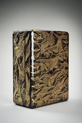 Lot 138 - SHOSAI: A FINE CHINKINBORI ‘1000 CRANES’ LACQUER BOX AND COVER