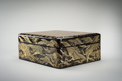 Lot 138 - SHOSAI: A FINE CHINKINBORI ‘1000 CRANES’ LACQUER BOX AND COVER