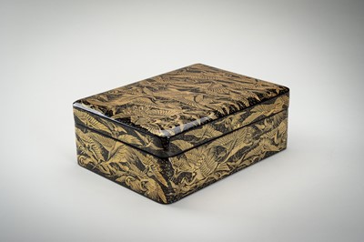 Lot 138 - SHOSAI: A FINE CHINKINBORI ‘1000 CRANES’ LACQUER BOX AND COVER