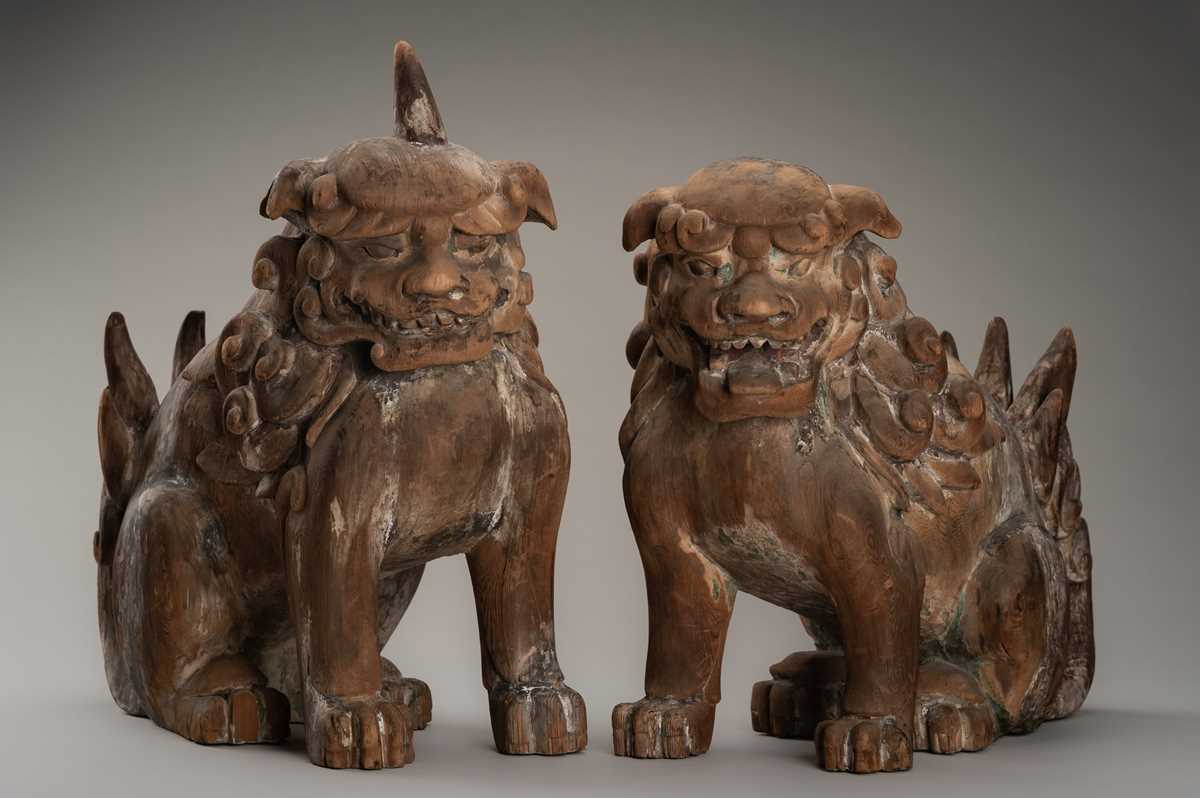 A PAIR OF WOOD KOMAINU (KOREAN GUARDIAN DOGS)