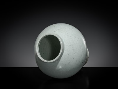 Lot 315 - A WHITE-GLAZED JAR, JOSEON DYNASTY, 18TH CENTURY