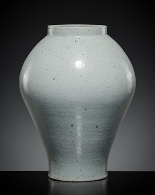 Lot 315 - A WHITE-GLAZED JAR, JOSEON DYNASTY, 18TH CENTURY