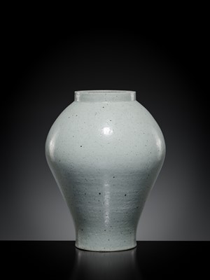 Lot 315 - A WHITE-GLAZED JAR, JOSEON DYNASTY, 18TH CENTURY