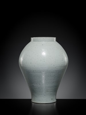 Lot 315 - A WHITE-GLAZED JAR, JOSEON DYNASTY, 18TH CENTURY