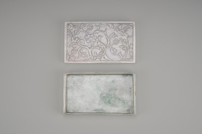 A LAVENDER JADEITE BOX AND COVER, c. 1920s