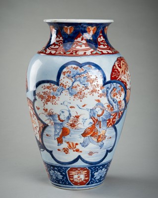 Lot 1946 - AN IMARI PORCELAIN BALUSTER VASE