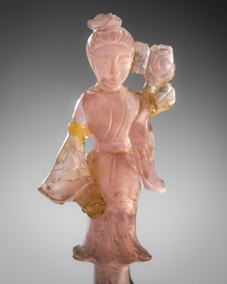Lot 905 - A ROSE QUARTZ FIGURE OF GUANYIN, QING DYNASTY