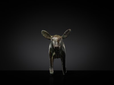 Lot 119 - AN ORDOS BRONZE FIGURE OF A DEER HIND, 6TH - 2ND CENTURY BC