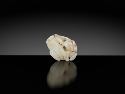 A WHITE AND BROWN JADE ‘CAT AND YOUNG’ PENDANT, QING DYNASTY