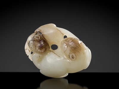 A WHITE AND BROWN JADE ‘CAT AND YOUNG’ PENDANT, QING DYNASTY