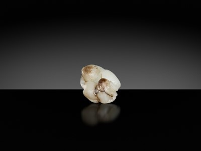 A WHITE AND BROWN JADE ‘CAT AND YOUNG’ PENDANT, QING DYNASTY