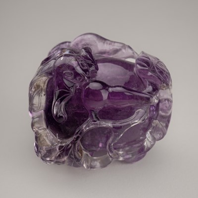 Lot 776 - A FINE AMETHYST CARVING WITH BATS AND DOUBLE GOURDS, QING DYNASTY