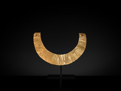 Lot 95 - AN ANCIENT GOLD PECTORAL, PROBABLY CENTRAL ASIA, CIRCA 1st MILLENNIUM CENTURY BC