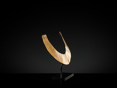 Lot 95 - AN ANCIENT GOLD PECTORAL, PROBABLY CENTRAL ASIA, CIRCA 1st MILLENNIUM CENTURY BC