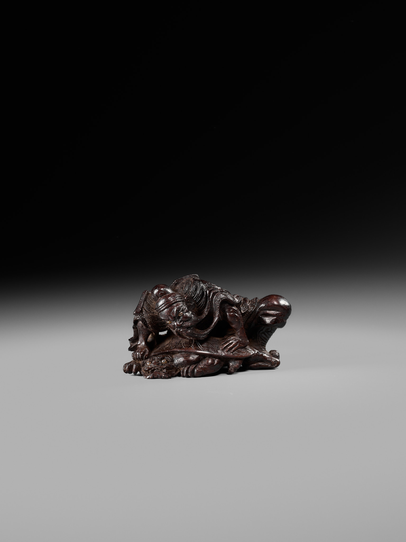 Lot 196 - HASEGAWA IKKO: A LARGE AND SUPERB DARK WOOD