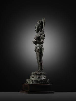 Lot 266 - A BRONZE FIGURE OF DEWI TARA, MAJAPAHIT PERIOD
