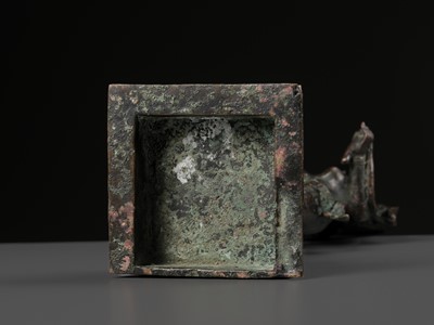 Lot 266 - A BRONZE FIGURE OF DEWI TARA, MAJAPAHIT PERIOD