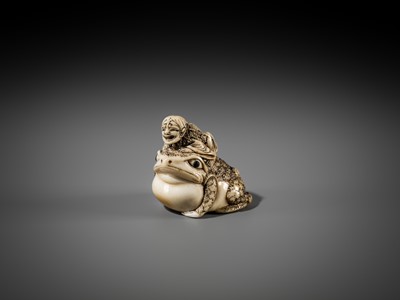 Lot 362 - AN OSAKA SCHOOL IVORY NETSUKE OF GAMA SENNIN ON A HUGE TOAD