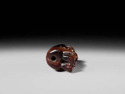 Lot 82 - A RARE AND UNUSUAL (TRICK) NETSUKE OF A MONKEY WITH YOUNG