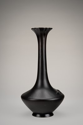 Lot 11 - A SIGNED LARGE BRONZE VASE WITH STYLIZED DECORATION