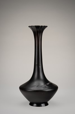 Lot 11 - A SIGNED LARGE BRONZE VASE WITH STYLIZED DECORATION