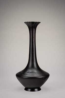 Lot 11 - A SIGNED LARGE BRONZE VASE WITH STYLIZED DECORATION