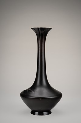 Lot 11 - A SIGNED LARGE BRONZE VASE WITH STYLIZED DECORATION