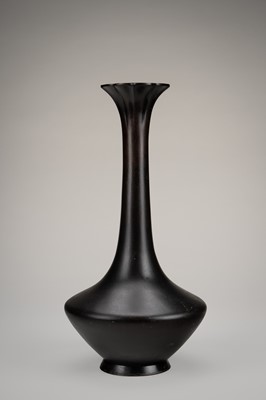 Lot 11 - A SIGNED LARGE BRONZE VASE WITH STYLIZED DECORATION