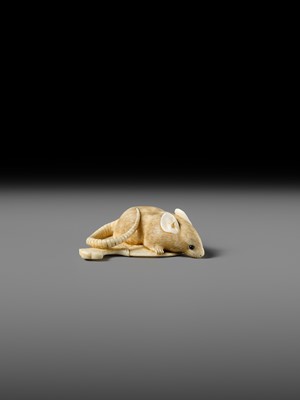 Lot 438 - MASATAMI: A FINE IVORY NETSUKE OF A RAT ON A FAN