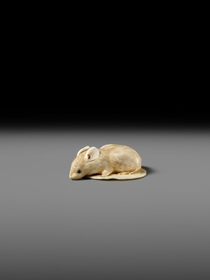 Lot 438 - MASATAMI: A FINE IVORY NETSUKE OF A RAT ON A FAN