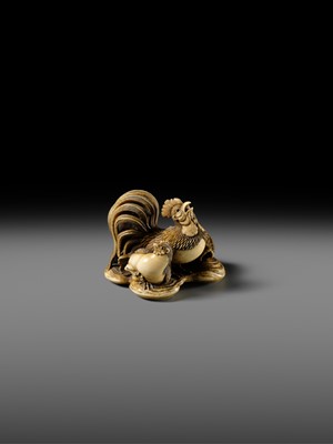 Lot 165 - RANTEI: A SUPERB AND LARGE IVORY NETSUKE OF A COCKEREL WITH TWO HENS AND YOUNG