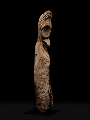 Lot 268 - A LARGE AND IMPRESSIVE HARDWOOD SLIT GONG, ATINGTING KON