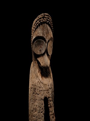 Lot 268 - A LARGE AND IMPRESSIVE HARDWOOD SLIT GONG, ATINGTING KON