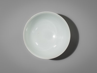 Lot 168 - AN IMPERIAL YELLOW-GROUND FAMILLE ROSE ‘FORI CHANGMING’ BOWL, QIANLONG MARK AND PERIOD