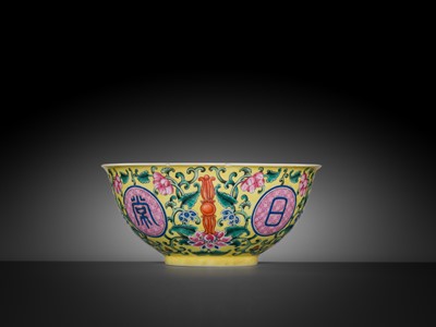 Lot 168 - AN IMPERIAL YELLOW-GROUND FAMILLE ROSE ‘FORI CHANGMING’ BOWL, QIANLONG MARK AND PERIOD