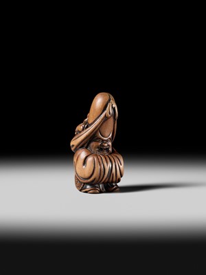 Lot 120 - A SUPERB WOOD NETSUKE OF FUKUROKUJU WITH A KARAKO, ATTRIBUTED TO TSUJI