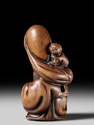 Lot 120 - A SUPERB WOOD NETSUKE OF FUKUROKUJU WITH A KARAKO, ATTRIBUTED TO TSUJI