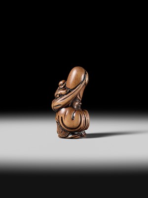 Lot 120 - A SUPERB WOOD NETSUKE OF FUKUROKUJU WITH A KARAKO, ATTRIBUTED TO TSUJI