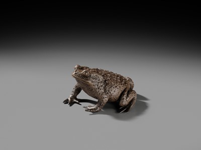 Lot 171 - A RARE YIXING FIGURE OF A TOAD, SIGNED CHEN MINGYUAN, EARLY QING DYNASTY